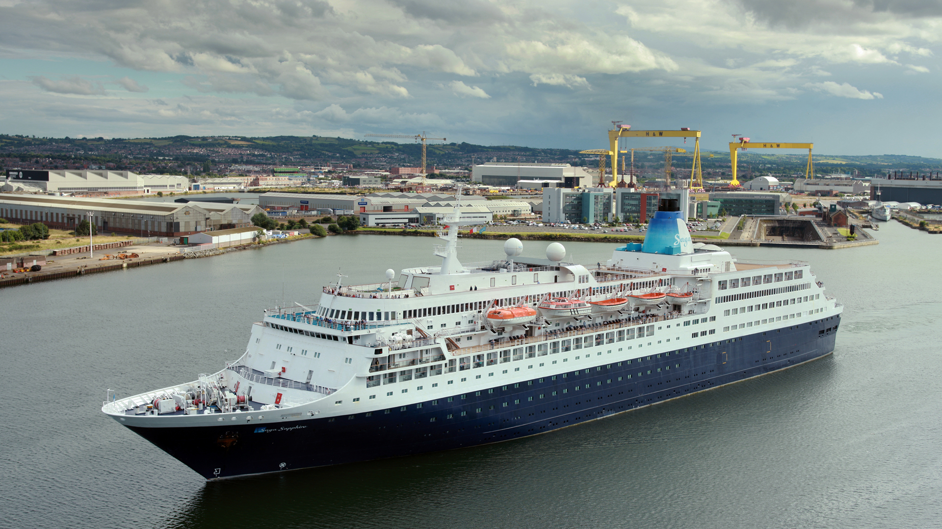cruise ships belfast today